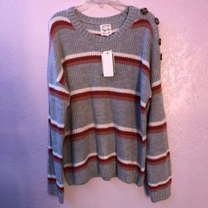 Knitted long sleeve sweater